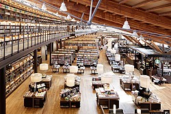 レンタル店「TSUTAYA」